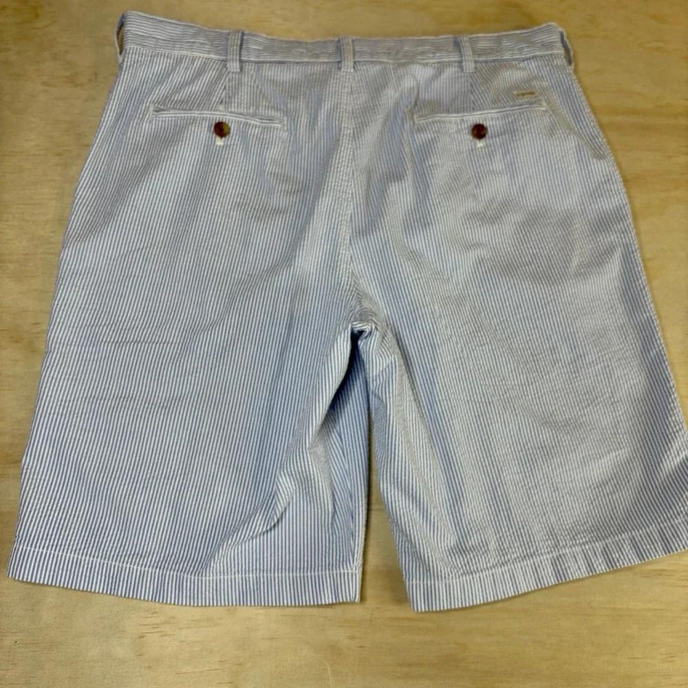 IZOD Men's Shorts Size 36 x 10.5 Seersucker Blue White Striped FLAT FRONT CHINO - Picture 5 of 6